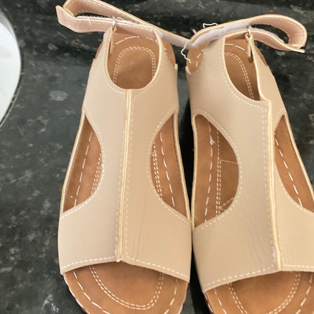 Elegant Beige Women's Sandals